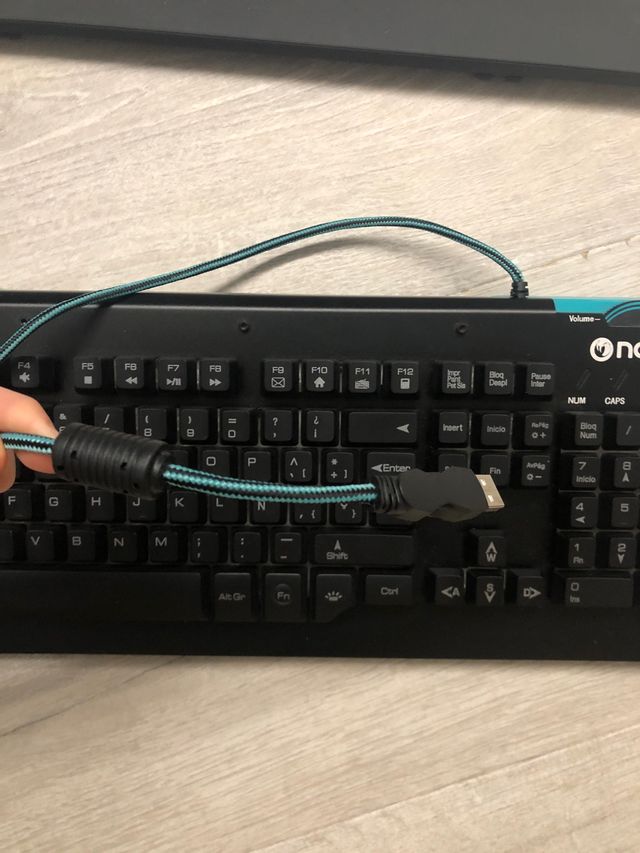 Teclado gaming semimecánico nacon para pc o play