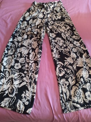 pantalón estampado en negro y blanco