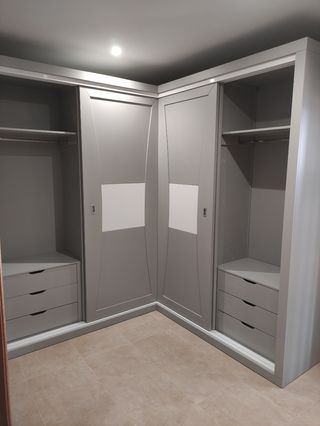 Armario rincón gris