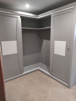 Armario rincón gris