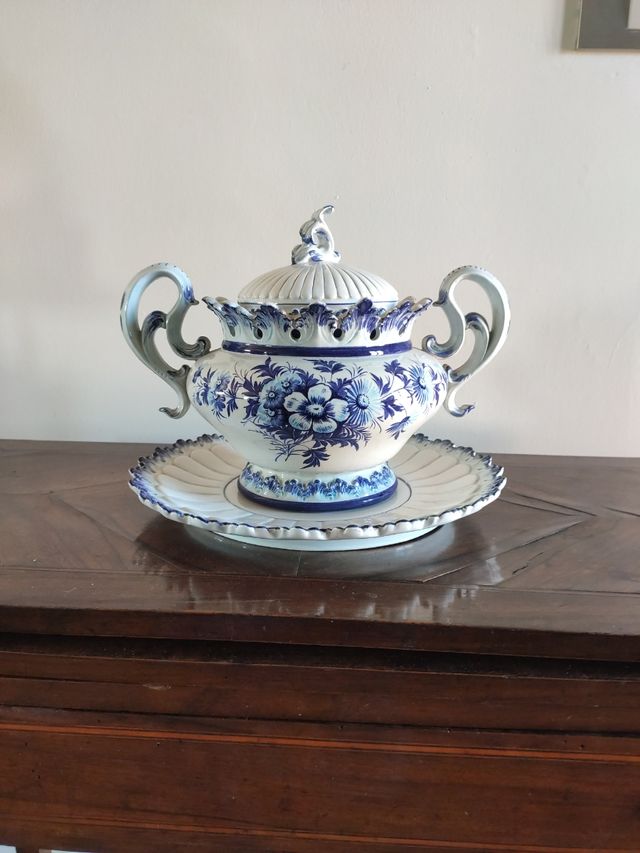 zuppiera in porcellana