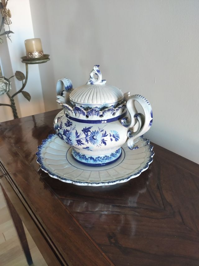 zuppiera in porcellana