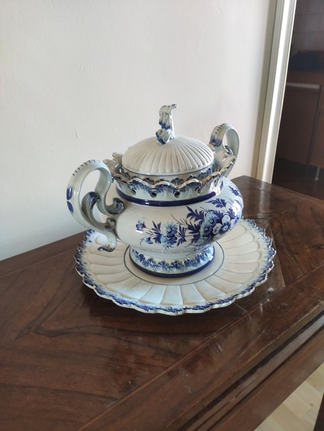 zuppiera in porcellana