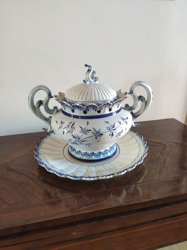 zuppiera in porcellana