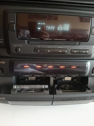 Cadena de música con tocadiscos