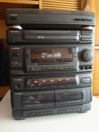 Cadena de música con tocadiscos