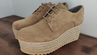 Zapato ante Gaia Shoes, modelo Sasha Brown