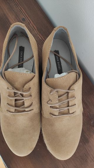 Zapato ante Gaia Shoes, modelo Sasha Brown