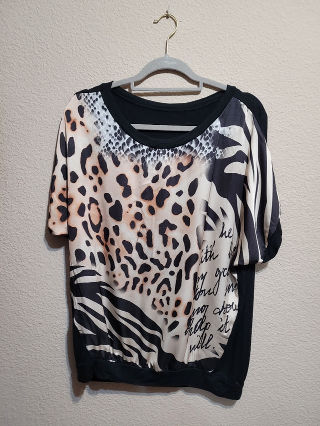 Camisola de manga corta con estampado animal print