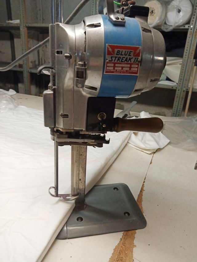 Maquina de corte textil. Blue streak II.