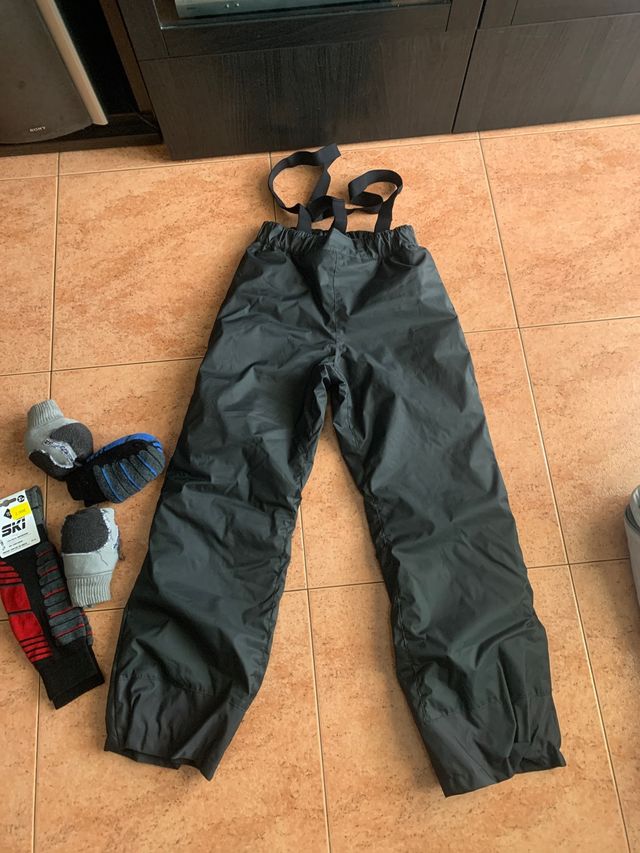 Ropa para nieve chaqueta talla 14pantalon talla 16