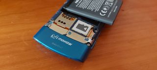 Nokia x3 tactil . Movistar , con cargador .