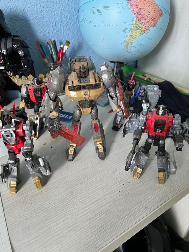 Transformers Dinobots se venden todos juntos