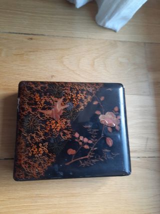 Antigua caja de madera