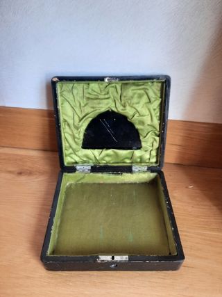 Antigua caja de madera