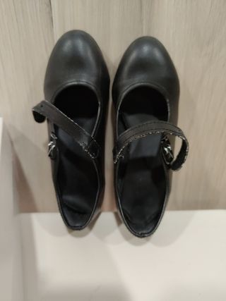 Zapato flamenca talla 26 con hebilla