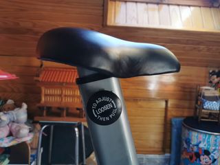 Bicicleta estatica plegable.  Recogida en mano.