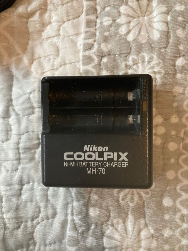 Cargador baterías NIKON COOLPIX 