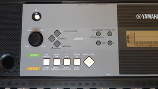 Teclado Yamaha PSR E233