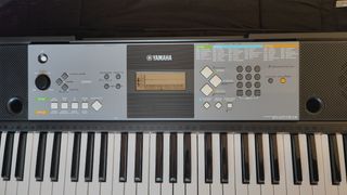 Teclado Yamaha PSR E233
