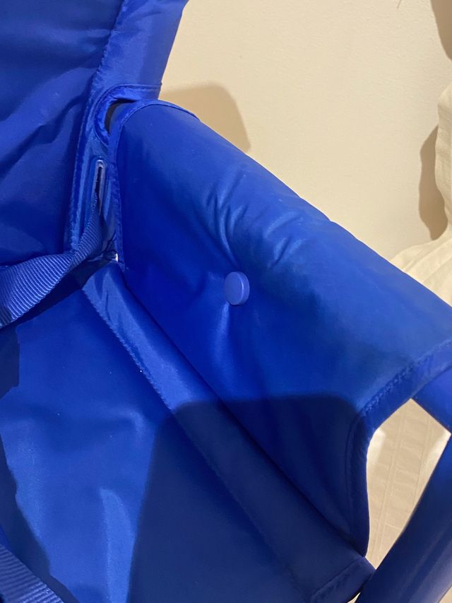 2 cadiretes nens Play iguals. regal adaptador wc