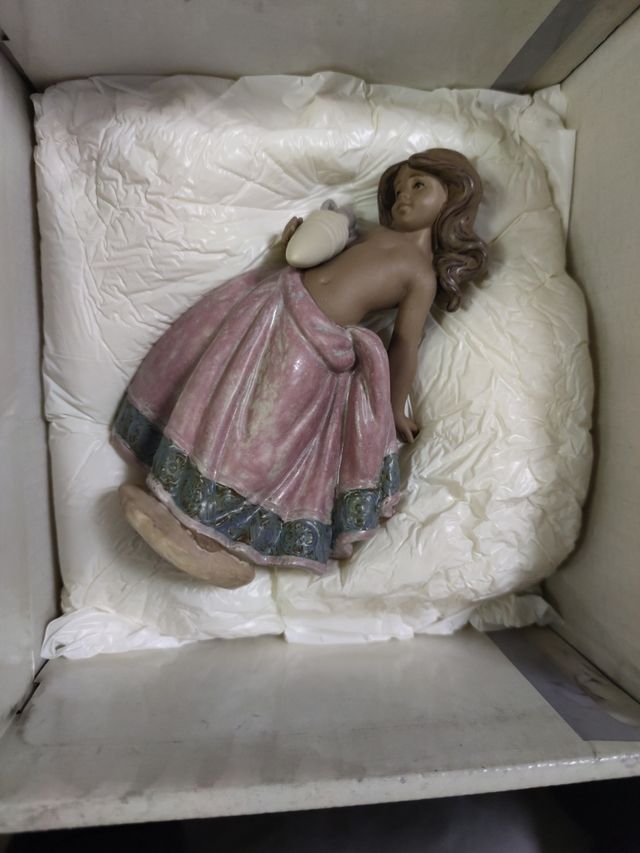 Figura Lladró - Aguadora Corintia