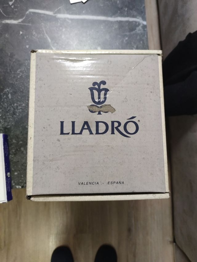 Figura Lladró - Aguadora Corintia