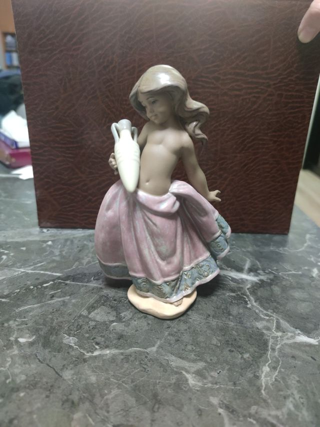 Figura Lladró - Aguadora Corintia
