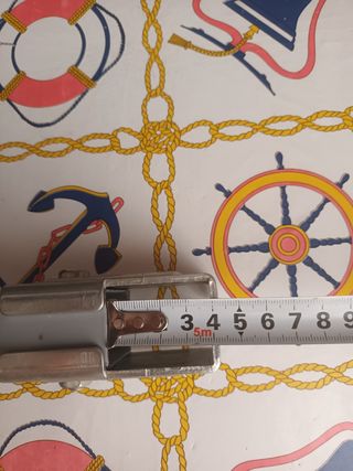 Solo quedan las cuatro patas con ruedas en grises