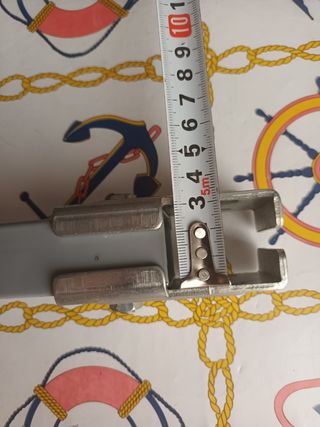 Solo quedan las cuatro patas con ruedas en grises