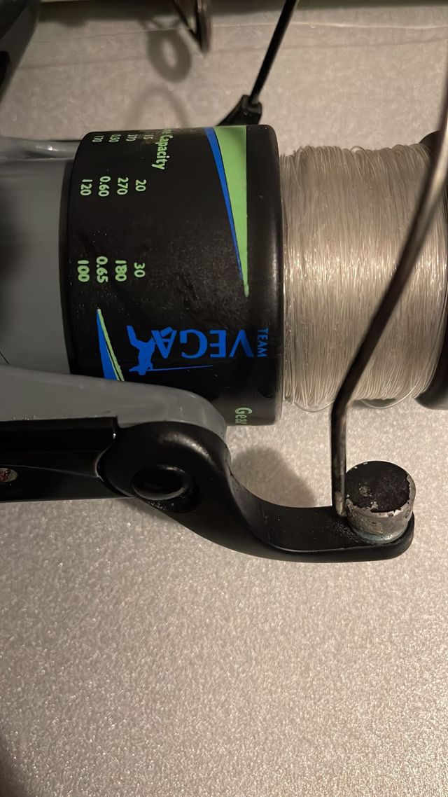 CAÑA DE PESCAR CON CARRETE