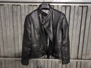 Cazadora de cuero