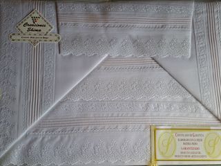 Juego de sabanas bordadas