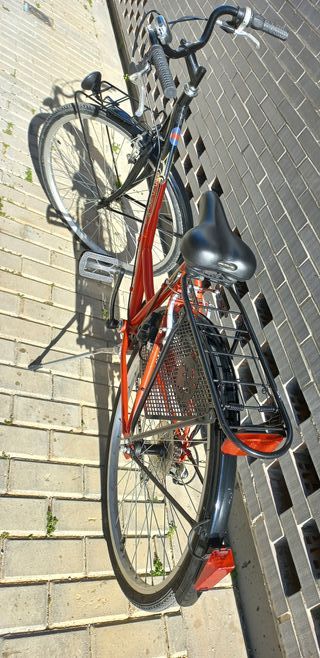 BICICLETA DE PASEO MARCA ESPERIA Y CESTA