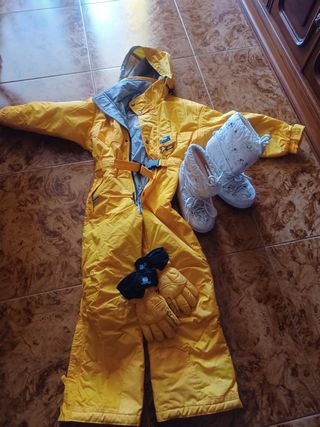 Conjunto de esquí mono guantes y botas 6-7 años