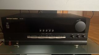 Home cinema Harman Kardon y altavoces Yamaha
