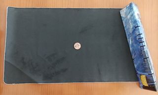 Tapete Dragon Shield Con Marcador y Moneda Hierro