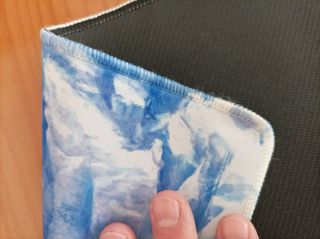 Tapete Dragon Shield Con Marcador y Moneda Hierro