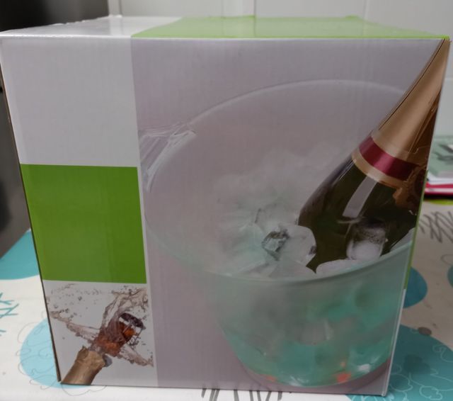 Cubitera / enfriadora con luz