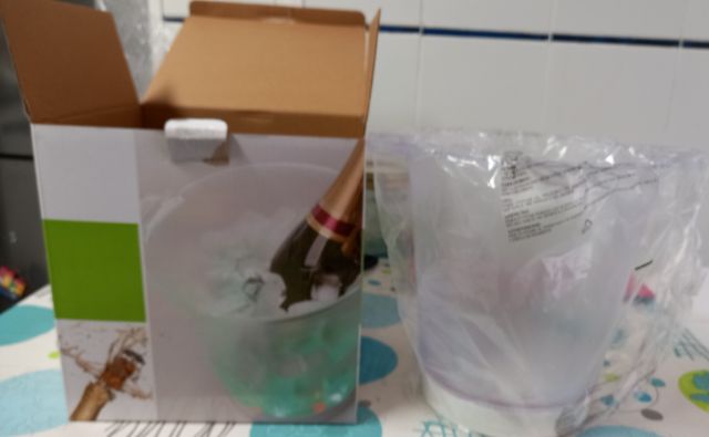 Cubitera / enfriadora con luz