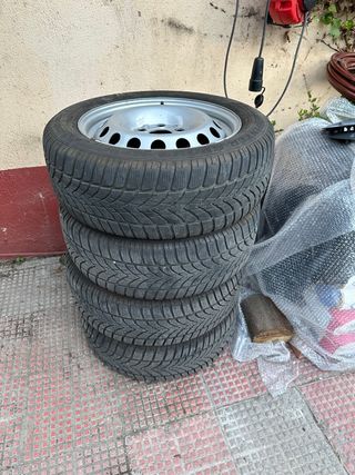 Llantas Mercedes 16.