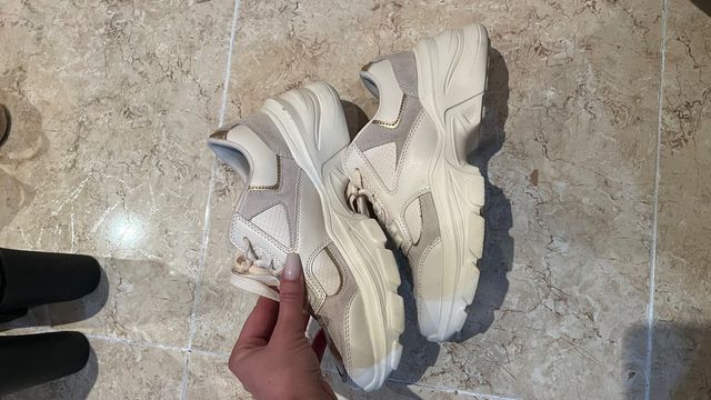 deportivas zara