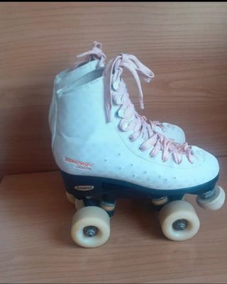 Patines cuatro ruedas. Patinaje artístico.