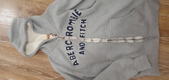 chaqueta con capucha. talla L.