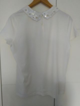 camiseta HM cuello bobo bordado