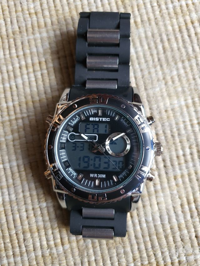 Reloj nuevo militar