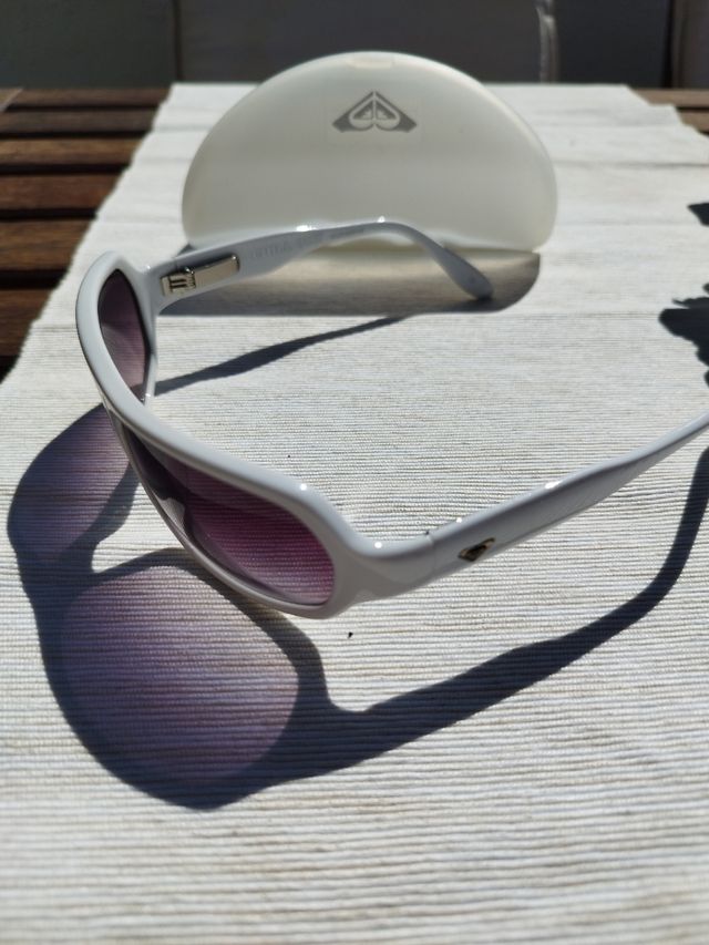 ROXY GAFAS BLANCAS NUEVAS UNISEX Y EXCLUSIVAS
