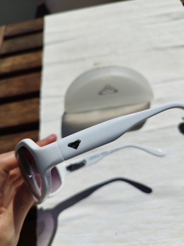 ROXY GAFAS BLANCAS NUEVAS UNISEX Y EXCLUSIVAS