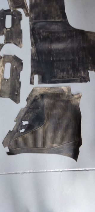 ALFOMBRILLAS SEAT 600