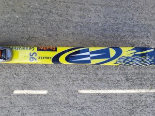 Esquís Rossignol con fijaciones Salomon. 